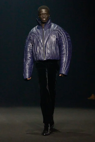 Look 27